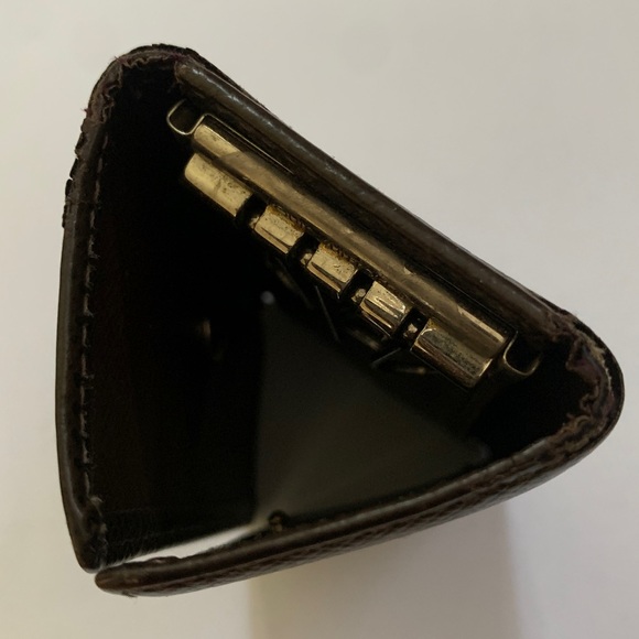 Louis Vuitton Taiga Multicles 4 Keyholder - Picture 5 of 12